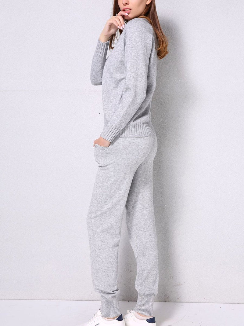 Knitted suit V-neck sweater trousers suit