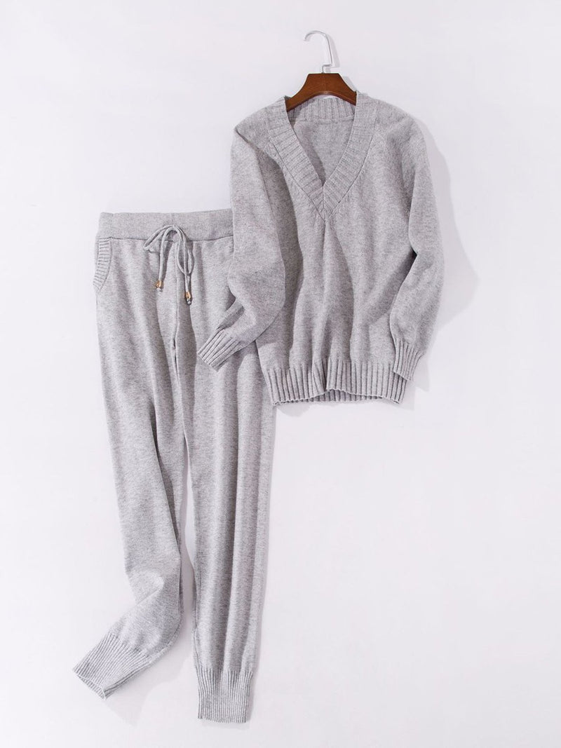 Knitted suit V-neck sweater trousers suit