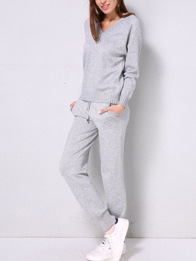 Knitted suit V-neck sweater trousers suit