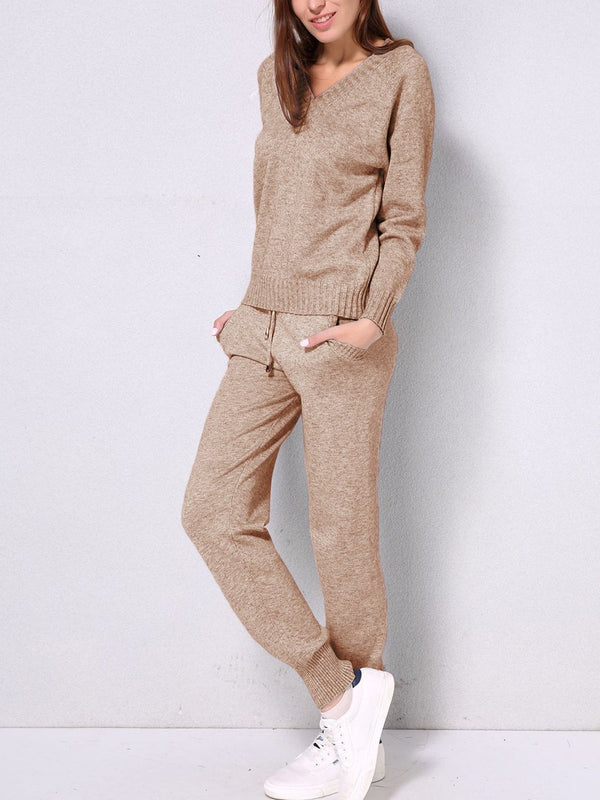 Knitted suit V-neck sweater trousers suit